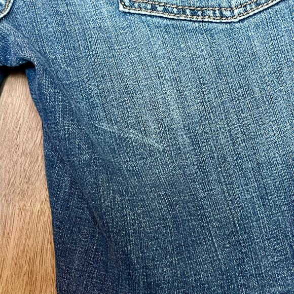 Women’s Aura by Wrangler Jean Shorts with Sequined Pockets - Picture 3 of 8